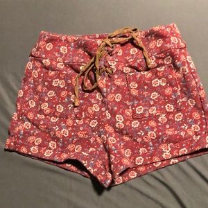 Casual flower shorts